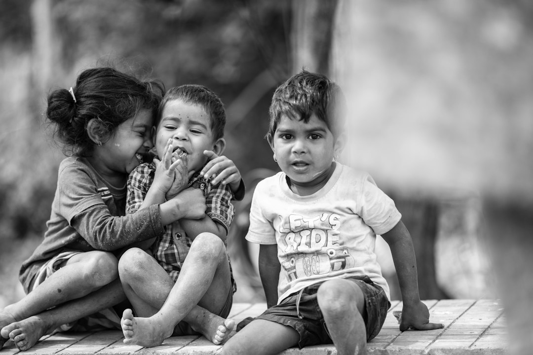 Friends spending time together, representing trust, connection and healthy friendship
